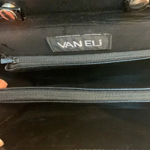 VanEli Elegant Black Leather Crossbody Bag - Picture 7 of 7